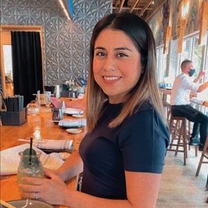 Meet your Posher, Violeta